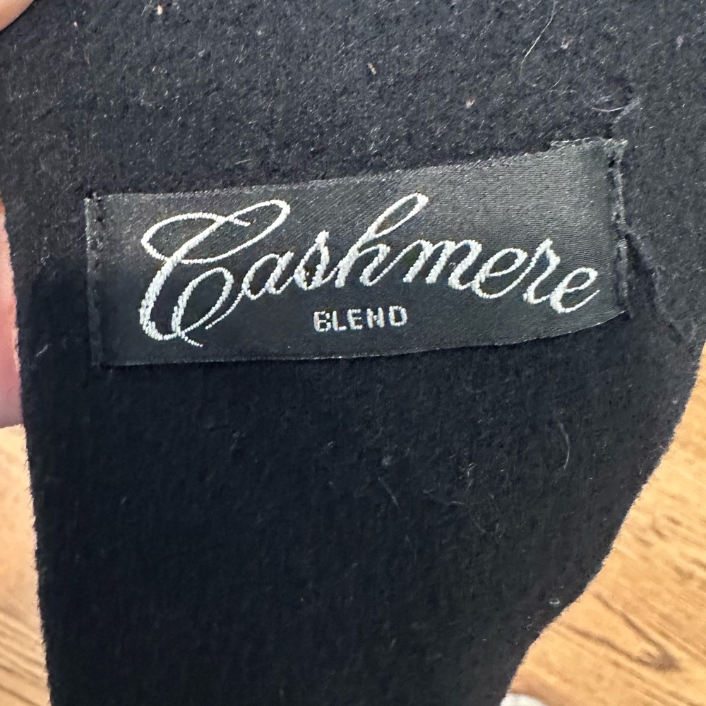 Stunning Cashmere blend dress coat with fur trim - Picture 5 of 9